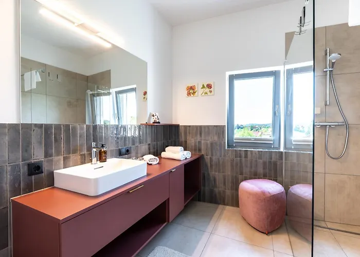 아파트 Apfelland Hideaways Design Apartments Mit Sauna Und Panorama *